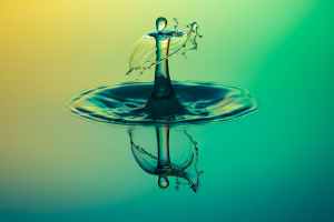 highspeed-photography-water-drop-of-water-alien-dance